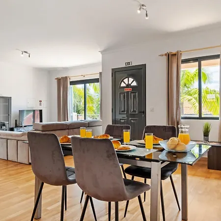 Atlantic Ocean Breeze *